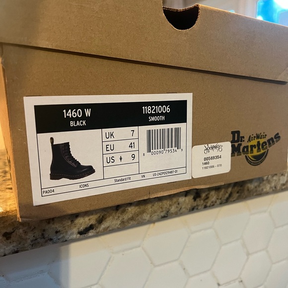 Dr. Martens boots, size 9 (41) - Picture 4 of 6